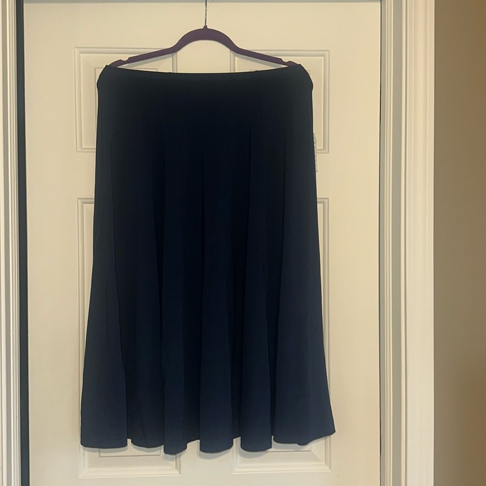 NWT LULAROE Jennifer skirt. Xs